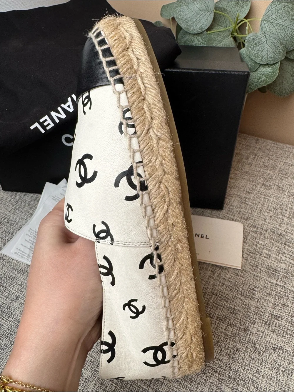 Chanel 22S Espadrilles Style: G38628 Y55871 K4264 Size: EU 36
